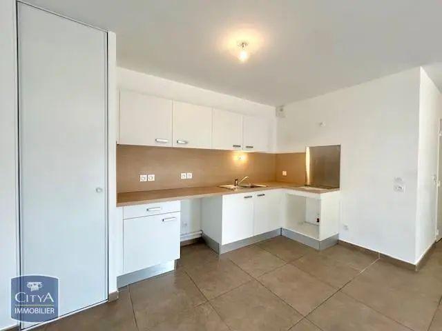 Appartement à louer 4 pièces 82.5m²