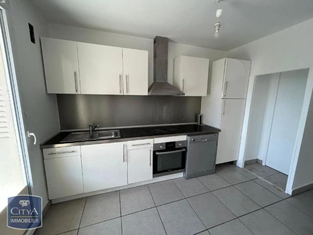 Appartement à louer 4 pièces 82.75m²