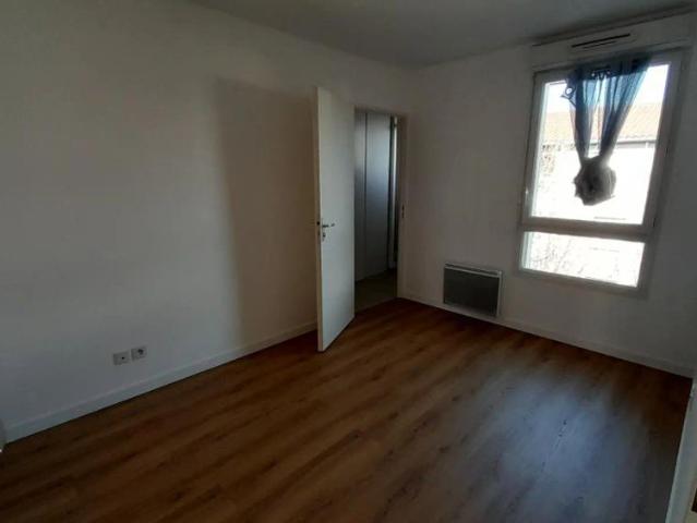 Appartement à louer 4 pièces 82.93m²