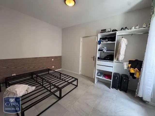 Appartement à louer 4 pièces 82m²