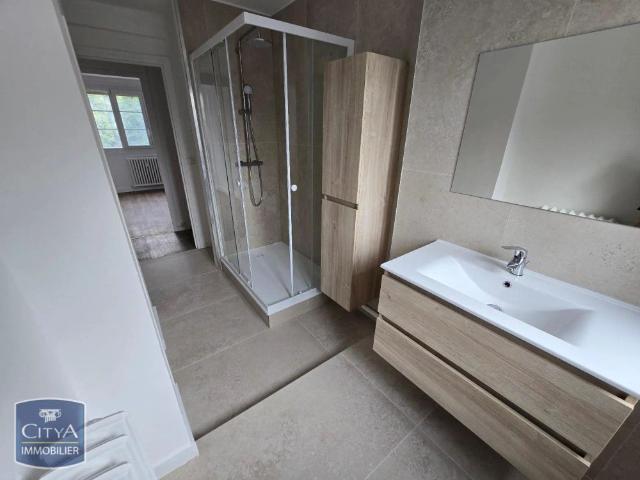 Appartement à louer 4 pièces 83.33m²