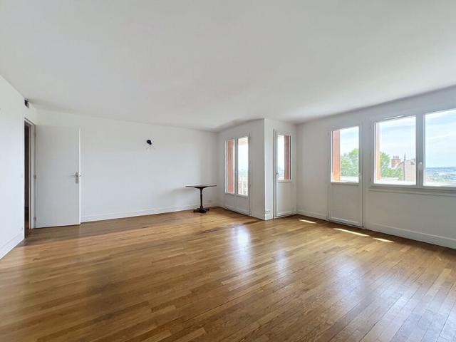 Appartement à louer 4 pièces • 94,22 m2 Suresnes