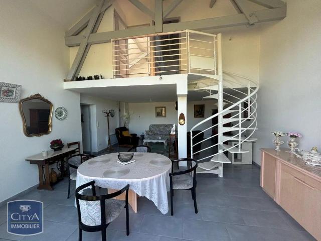 Appartement à louer 4 pièces 95m²