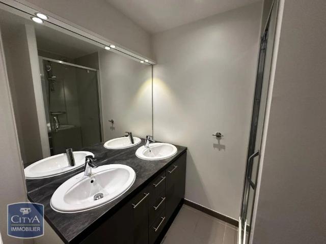 Appartement à louer 4 pièces 96.1m²