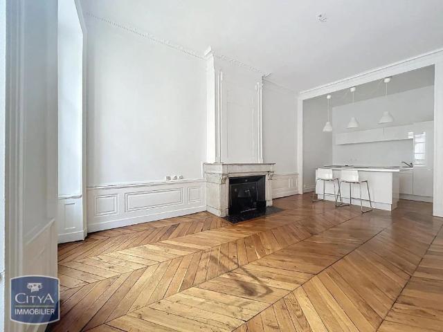 Appartement à louer 4 pièces 98.25m²