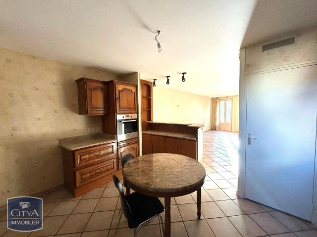 Appartement à louer 4 pièces 99.86m²