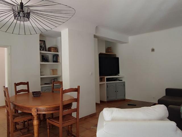 Appartement à louer 4 pièces • 90 m 2 Marignane