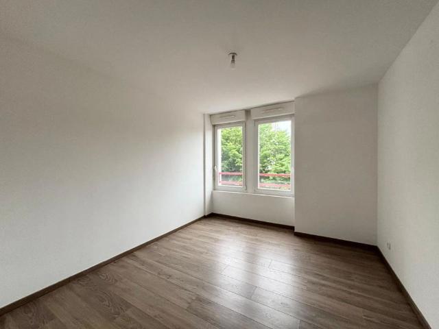 Appartement à louer 4 pièces 90.42m²
