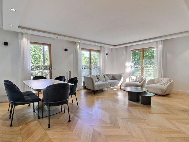 Appartement à louer 4 pièces • 92 m2 Paris 19