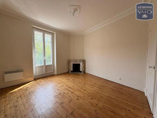 Appartement à louer 4 pièces 92.2m²