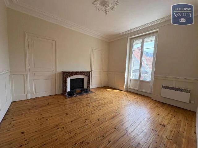 Appartement à louer 4 pièces 92.2m²