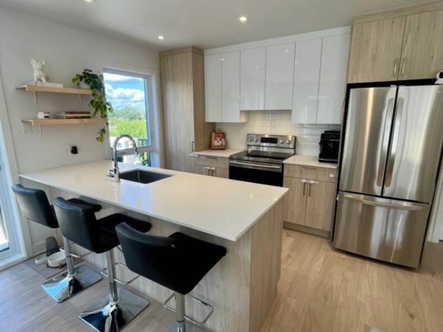 Appartement à Louer 563 Boul. Lacombe, Le Gardeur Repentigny 6 photos | Logis Québec