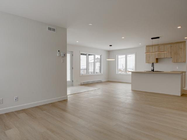 Appartement à Louer 5861 rue des Premières Nations, Beauport Québec 21 photos | Logis Québec