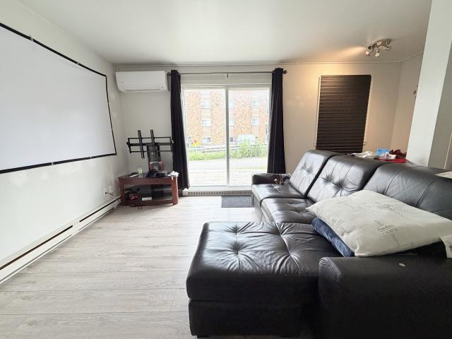Appartement à Louer 5885 Av. du Costebelle, Les Rivières Québec 14 photos | Logis Québec