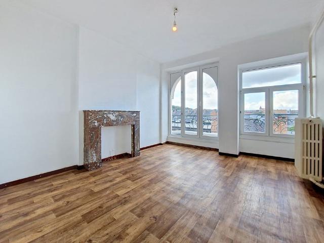 Appartement à louer 5000 Namur 1 200 € Appartement 3 chambres et bureau au centre de Namur