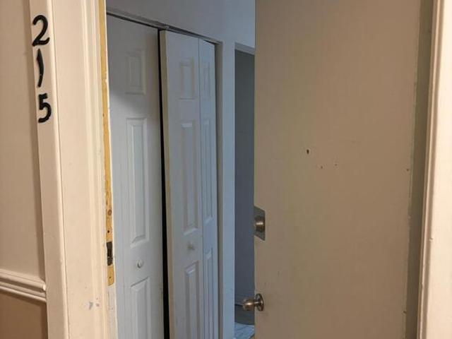 Appartement à Louer 508, boulevard Saint Jean, Pointe Claire 6 photos | Logis Québec