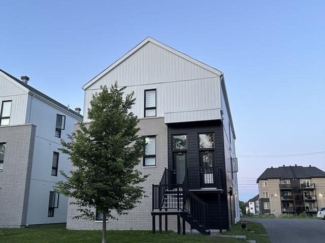 Appartement à Louer 514 rue Tex Lecor, Saint Jérôme 13 photos | Logis Québec