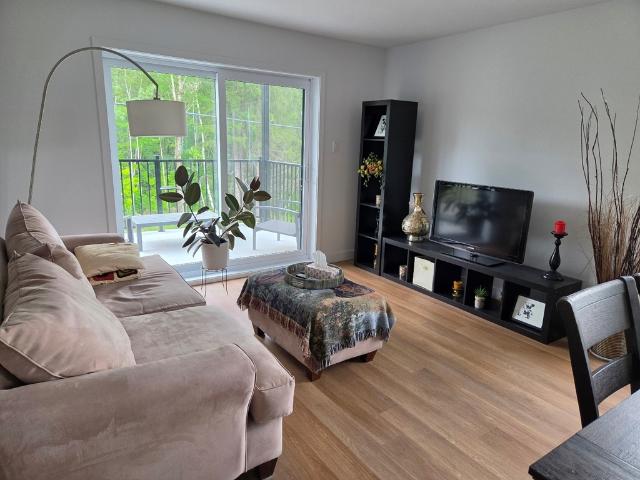 Appartement à Louer 52 rue du flanc sud, Magog 4 photos | Logis Québec