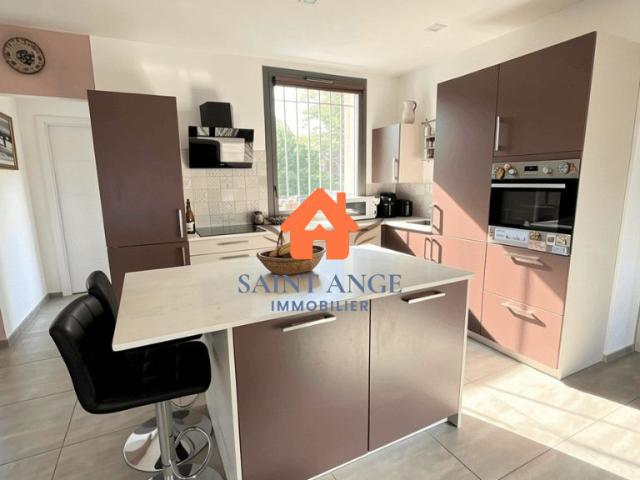 Appartement à louer, 5 pièces Six Fours les Plages 83140