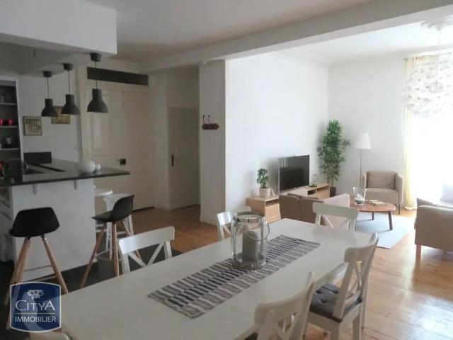 Appartement à louer 5 pièces 143.7m²