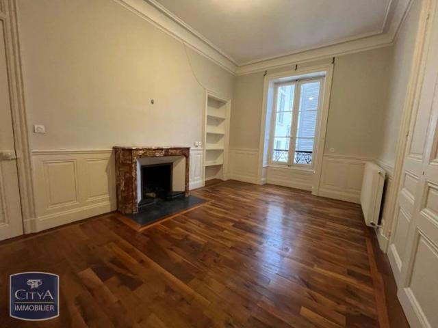 Appartement à louer 5 pièces 144.89m²