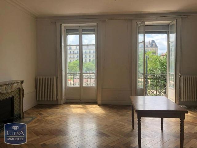 Appartement à louer 5 pièces 157m²