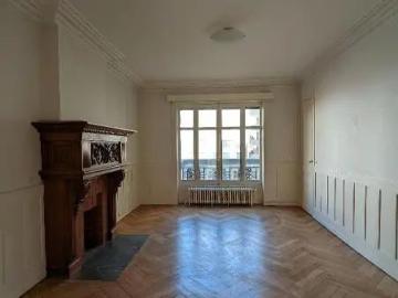 Appartement à louer 5 pièces 168m²