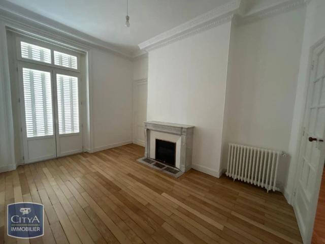 Appartement à louer 5 pièces 182.9m²