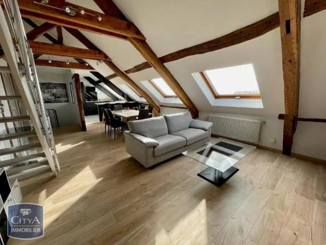 Appartement à louer 5 pièces 102.02m²