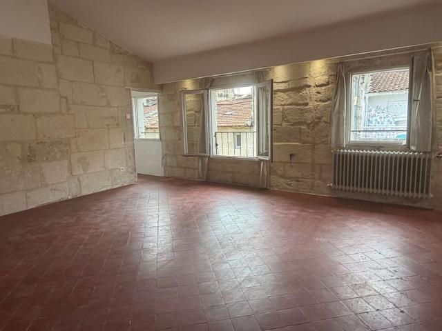 Appartement à louer 5 pièces • 102 m 2 Beaucaire