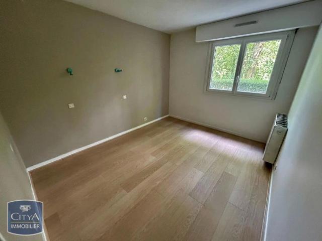 Appartement à louer 5 pièces 104.77m²
