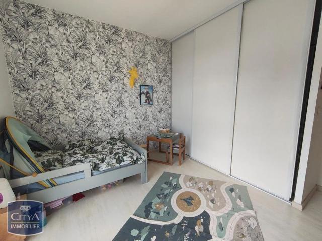 Appartement à louer 5 pièces 106.8m²