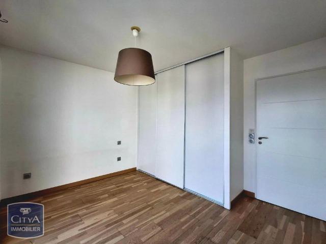 Appartement à louer 5 pièces 116.37m²