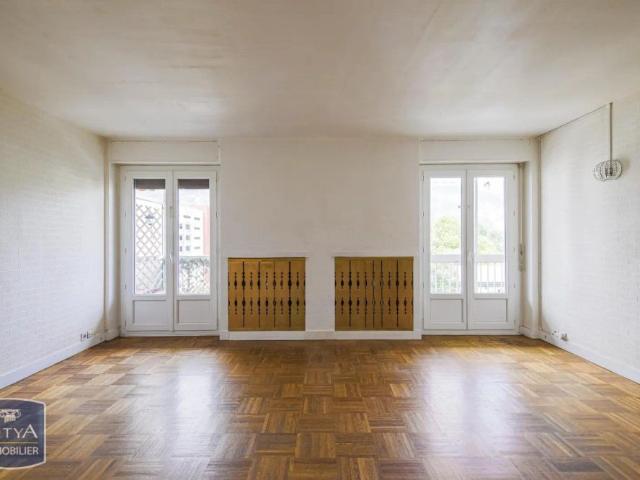 Appartement à louer 5 pièces 119.57m²