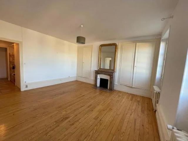 Appartement à louer 5 pièces 121.12m²