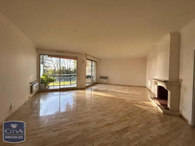 Appartement à louer 5 pièces 127.95m²