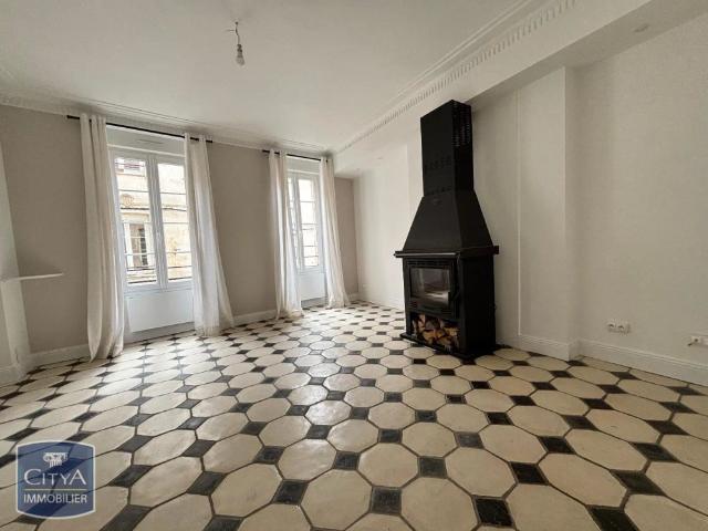 Appartement à louer 5 pièces 133.82m²