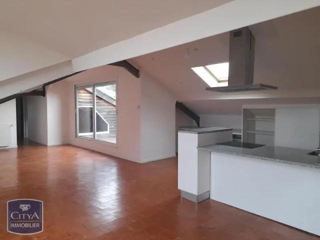 Appartement à louer 5 pièces 74.33m²