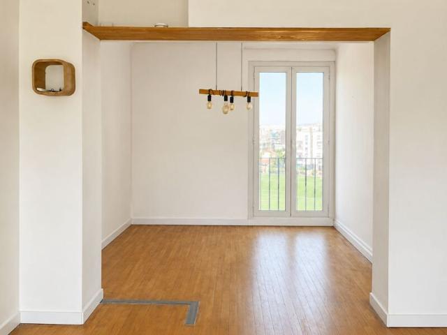 Appartement à louer 5 pièces • 75,01 m2 Marseille 10