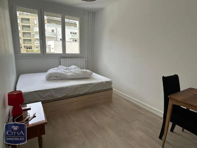 Appartement à louer 5 pièces 82m²