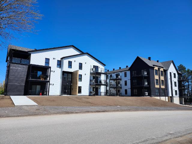 Appartement à Louer 650 Notre Dame, Lavaltrie 12 photos | Logis Québec