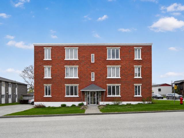 Appartement à Louer 6 305 13e Avenue S Fleurimont Sherbrooke 15 photos | Logis Québec