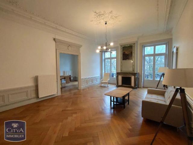 Appartement à louer 6 pièces
