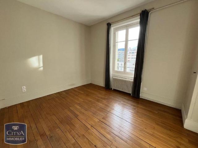 Appartement à louer 6 pièces 209.64m²