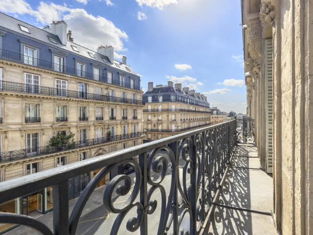 Appartement à louer 6 pièces 213,82 m² | Paris 75008 EUROPE | 7 950 € | Junot