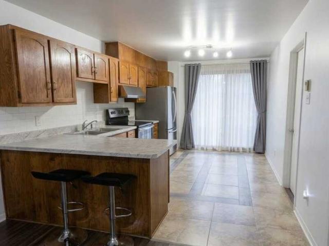 Appartement à Louer 741 1e avenue, Rivière des Prairies/Pointe aux Trembles Montréal 5 photos | Logis Québec