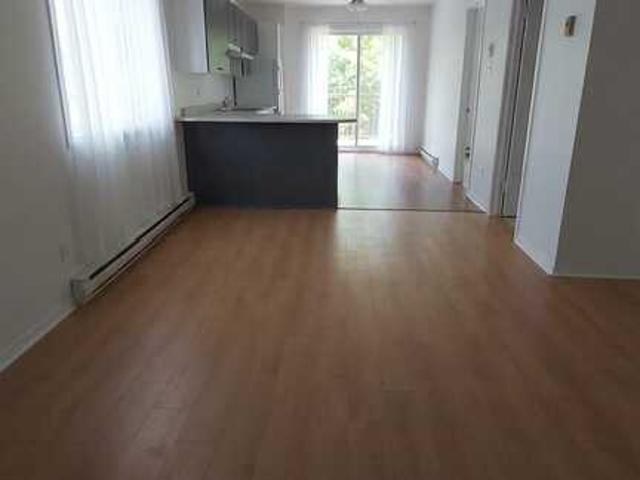 Appartement à Louer 741 1e avenue, Rivière des Prairies/Pointe aux Trembles Montréal 6 photos | Logis Québec