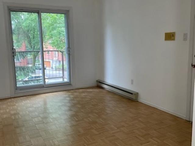 Appartement à Louer 7500 Rue Jacques Rousseau, Rivière des Prairies/Pointe aux Trembles Montréal 6 photos | Logis Québec
