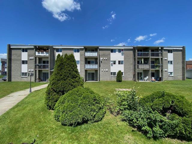 Appartement à Louer 759 rue Bussière, Granby 30 photos | Logis Québec
