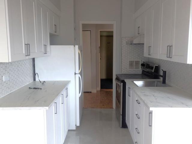 Appartement à Louer 770 Chem. du Bord du Lac Lakeshore Dorval H9S 2C3, Dorval/L'Île Dorval 5 photos | Logis Québec